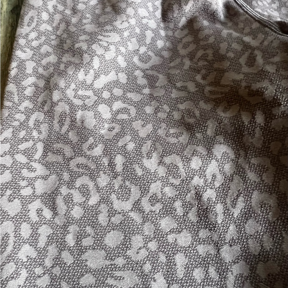 Aerie offline 7/8 hi-rise leopard leggings size medium - Picture 2 of 3